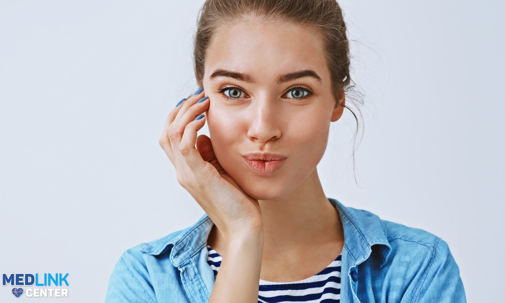 acid hialuronic volumizare pometi conturarea fetei clinica medlink craiova acid hialuronic volumizare pometi conturarea fetei clinica medlink craiova