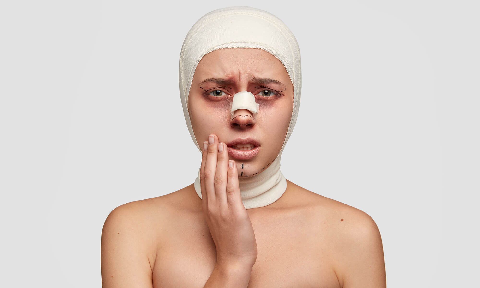 Injectare cu acid hialuronic alternativa la 3 operatii estetice