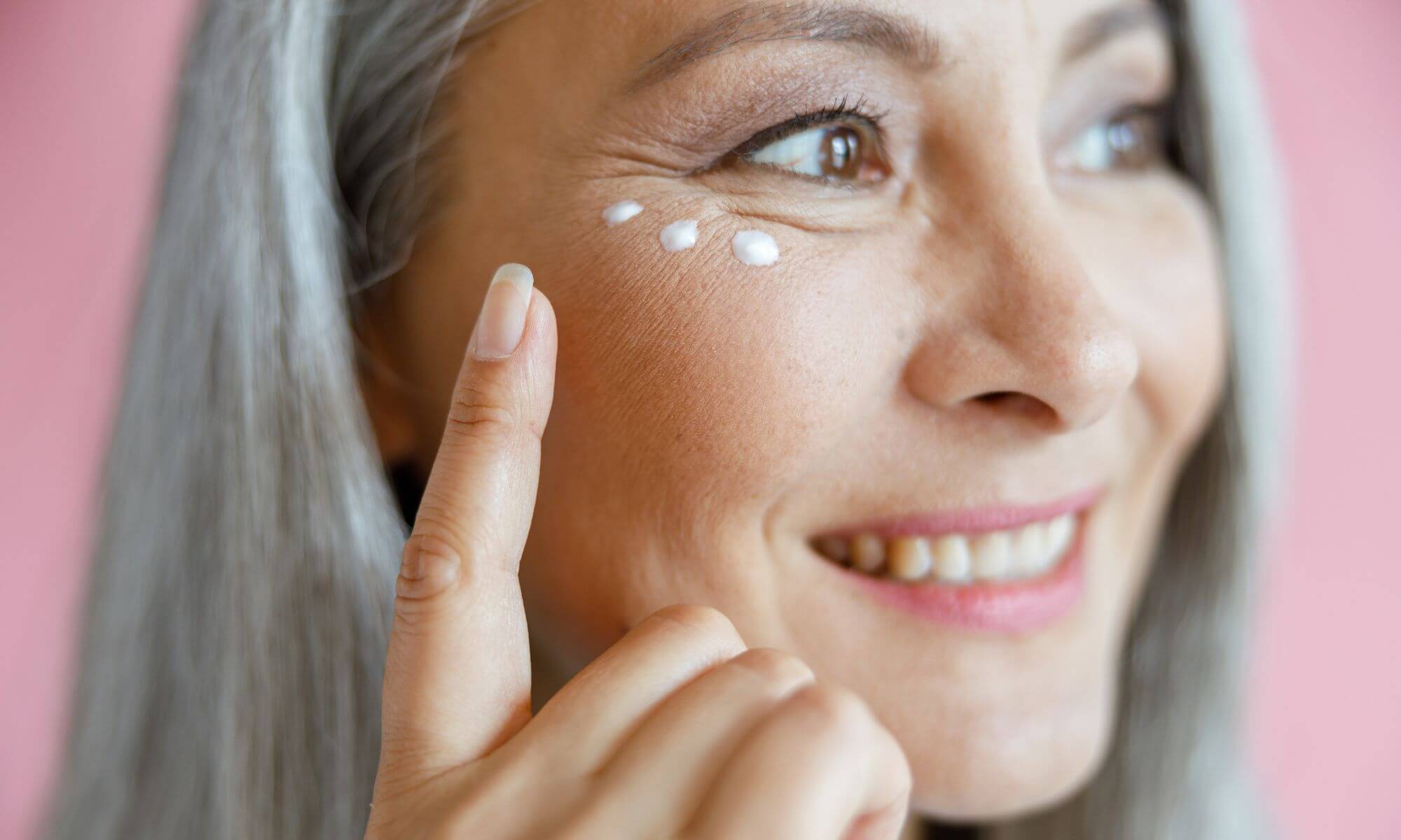 Ce crema de ochi folosesti De ce majoritatea sunt o risipa de bani