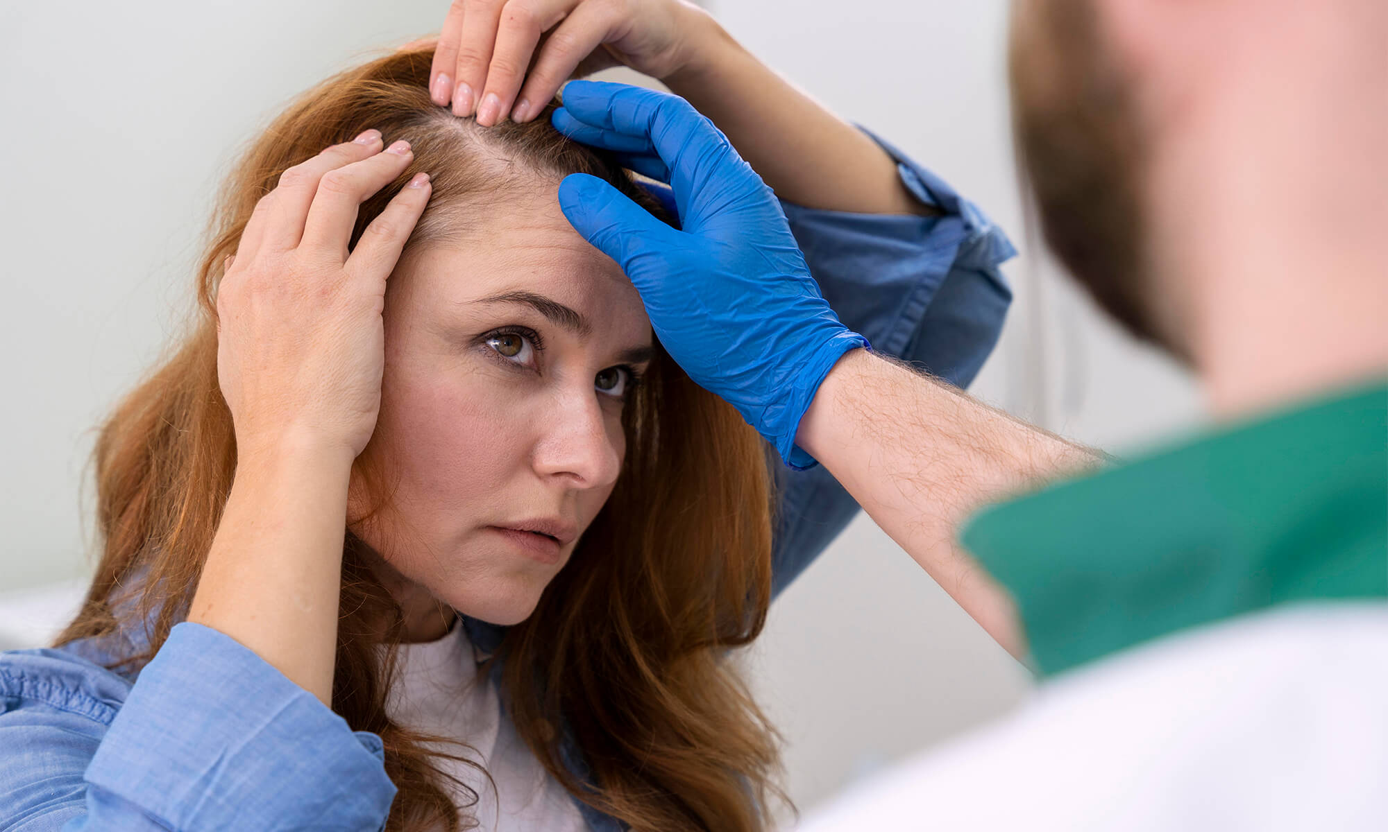 Cand apare dermatita scalpului si cum o tratezi in mod corect