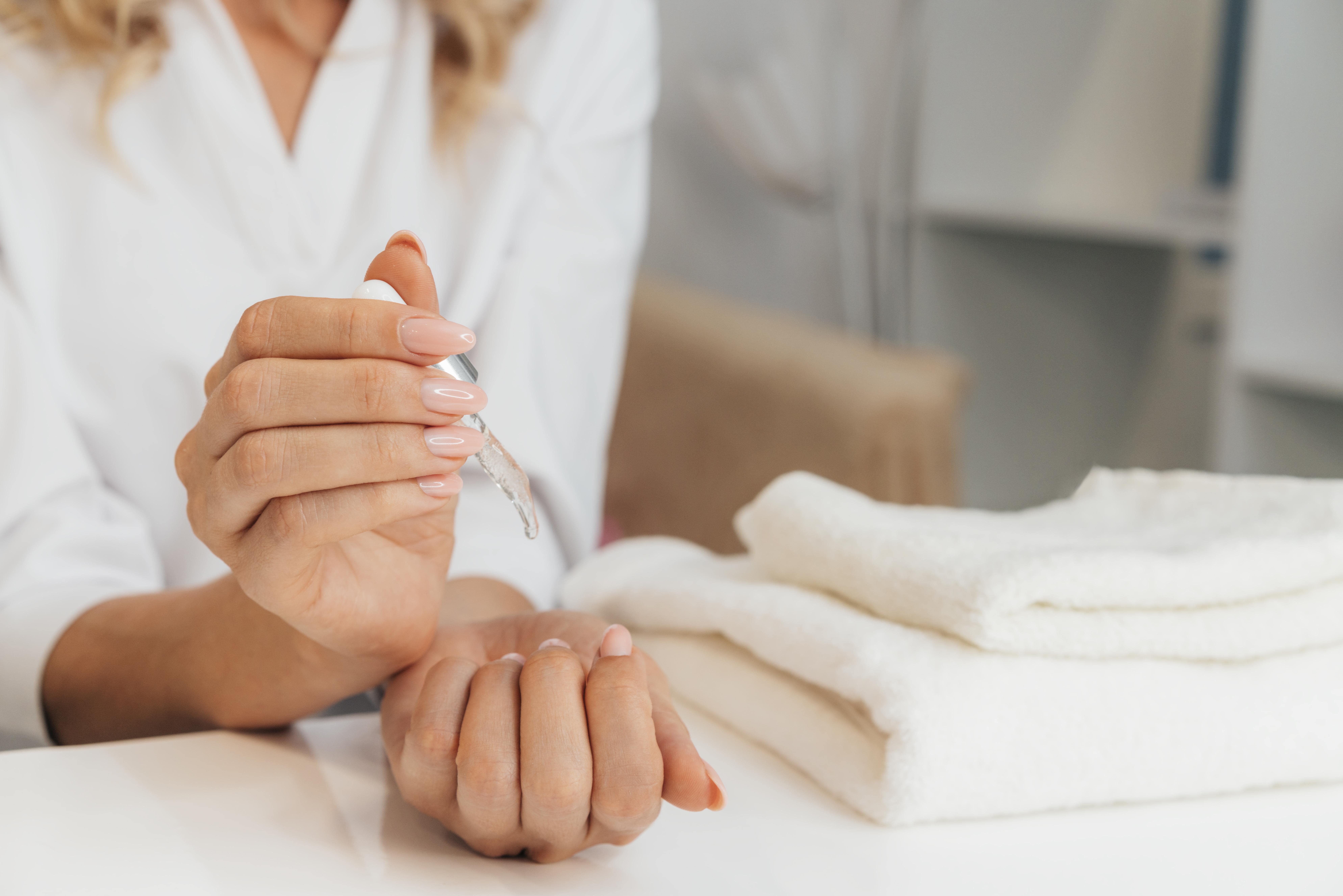 tratament-onicoliza-unghii Tratament onicoliza unghii cu soluție dermatologică