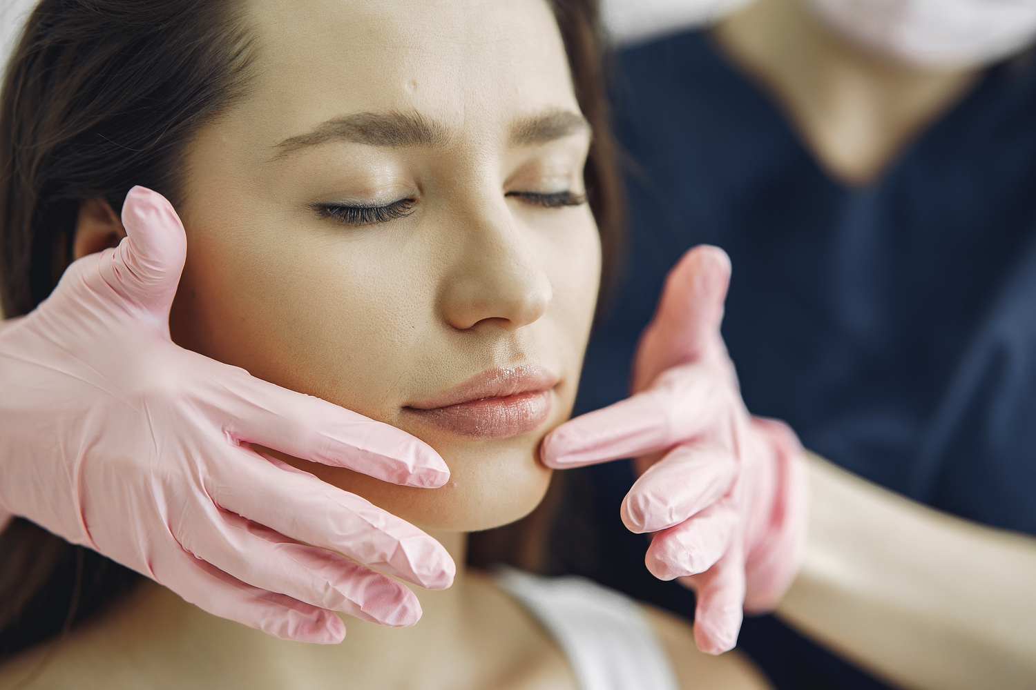buze-echilibrate-dupa-acid-hialuronic Buze cu formă echilibrată după corectarea cu acid hialuronic