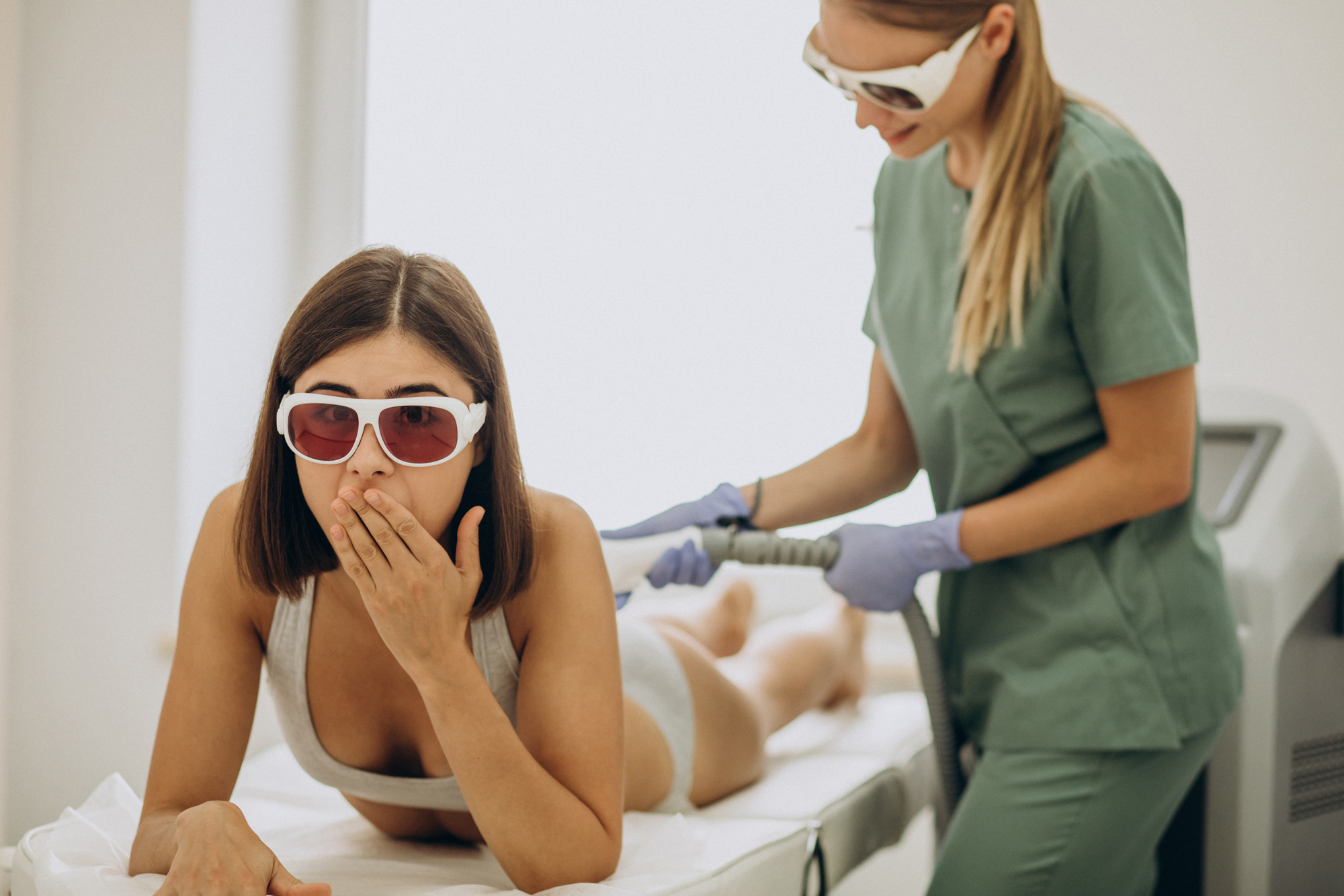 Epilarea definitivă doare? Tratament cu Laser Dioda Elysion Pro U la Clinica Medlink din Craiova