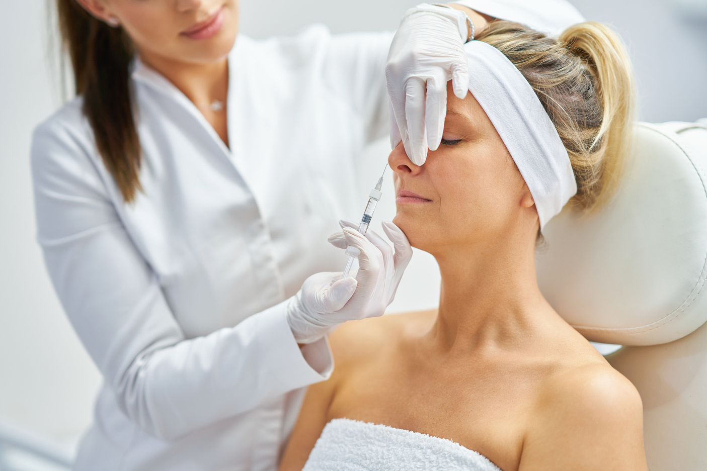 Injectare acid hialuronic pentru remodelarea nasului