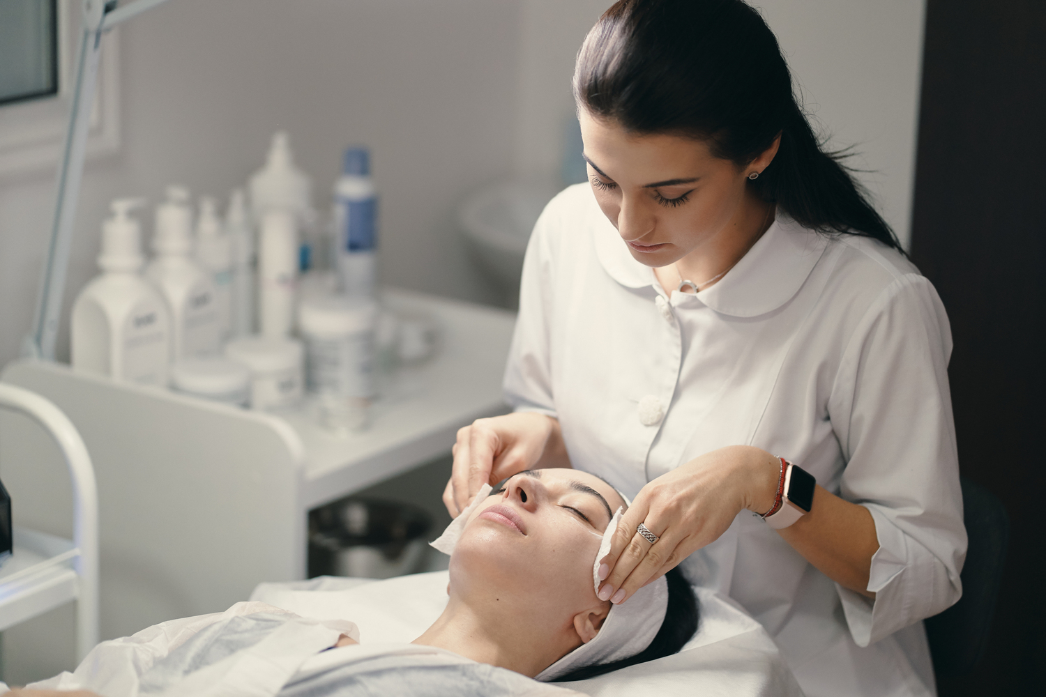 indepartare-puncte-albe-tratament-facial Îndepărtarea punctelor albe în timpul unui tratament facial